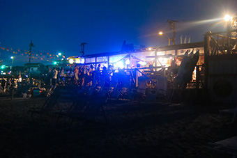鎌倉　夜の由比ガ浜海水浴場