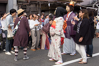 鎌倉　御霊神社の面掛行列